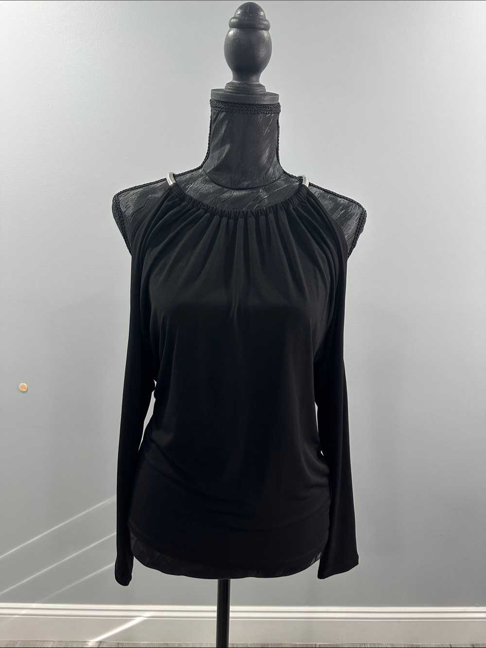 MICHAEL Michael Kors Black Cold-Shoulder Long Sleeve Halter Top